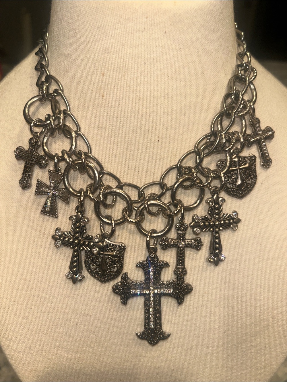 NWT⭐️F.A.I.T.H.✝️CROSS Charms Silvertone Statement Necklace “COAT OF ARMS”